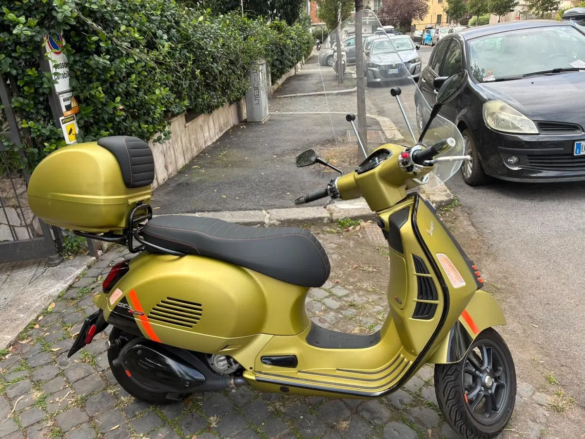 Vespa GTS 300 Super (2023 - 24) (6)