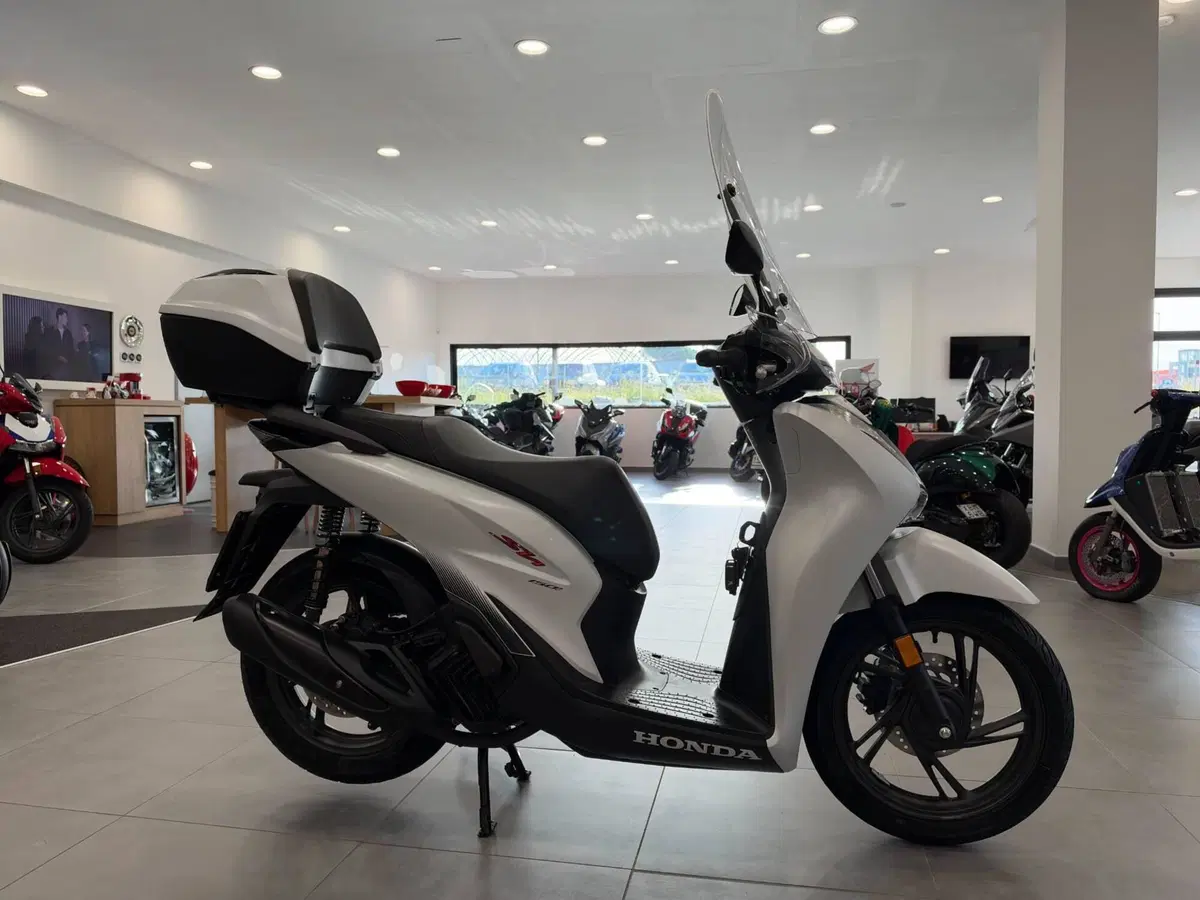 Honda SH 150i Sport (2024 - 25) (7)