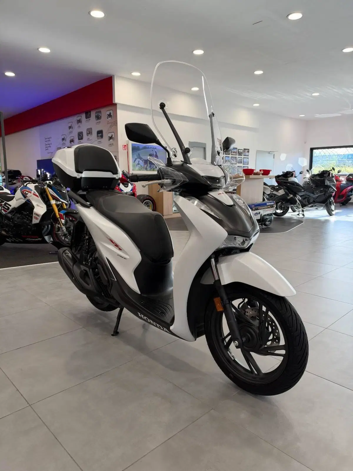 Honda SH 150i Sport (2024 - 25) (6)