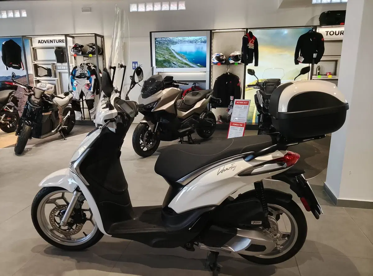 Piaggio Liberty 150 (2025 - 26) (2)