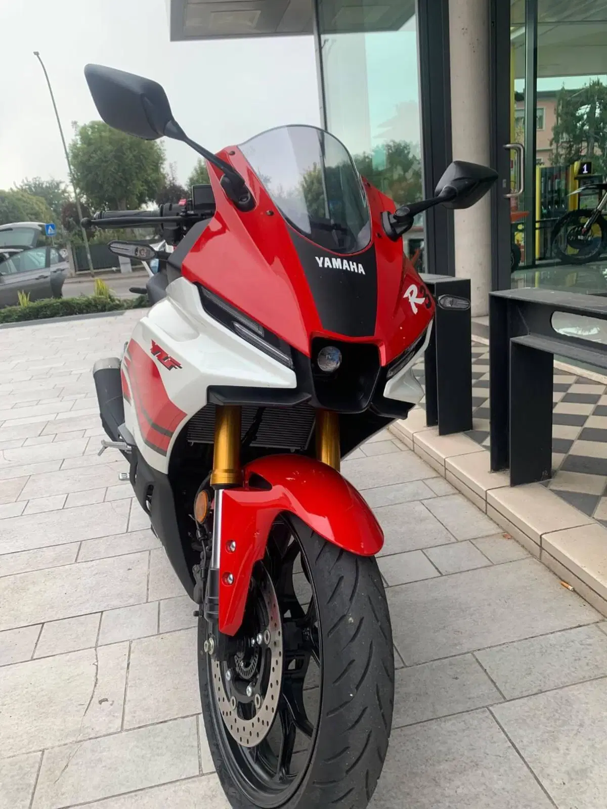 Yamaha YZF R3 70th (2026) (3)