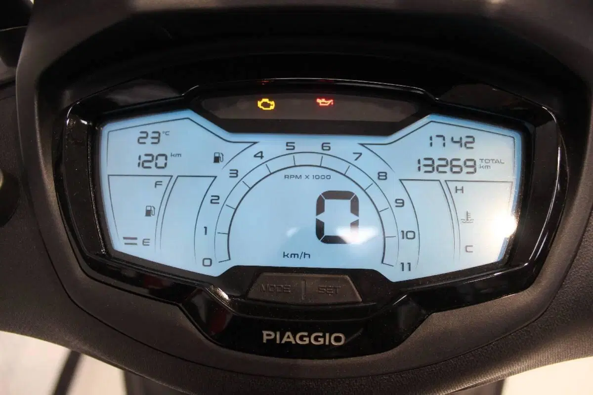 Piaggio Beverly 400 ABS-ASR (2021 - 24) (4)