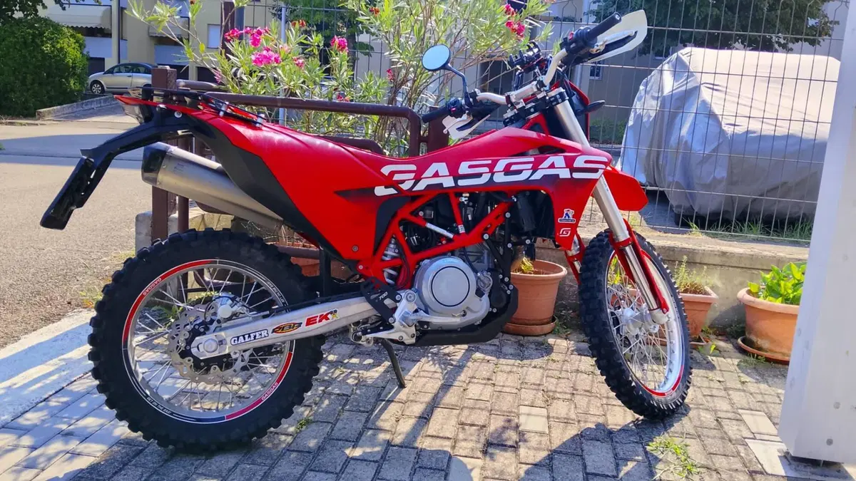 GASGAS ES 700 (2022 - 26) (4)