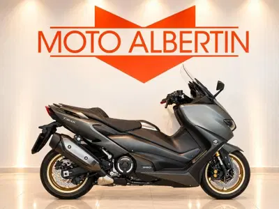 Yamaha T-Max 560 Tech Max (2021) usata