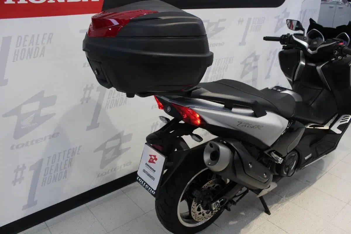Yamaha T-Max 530 DX (2017 - 19) (2)