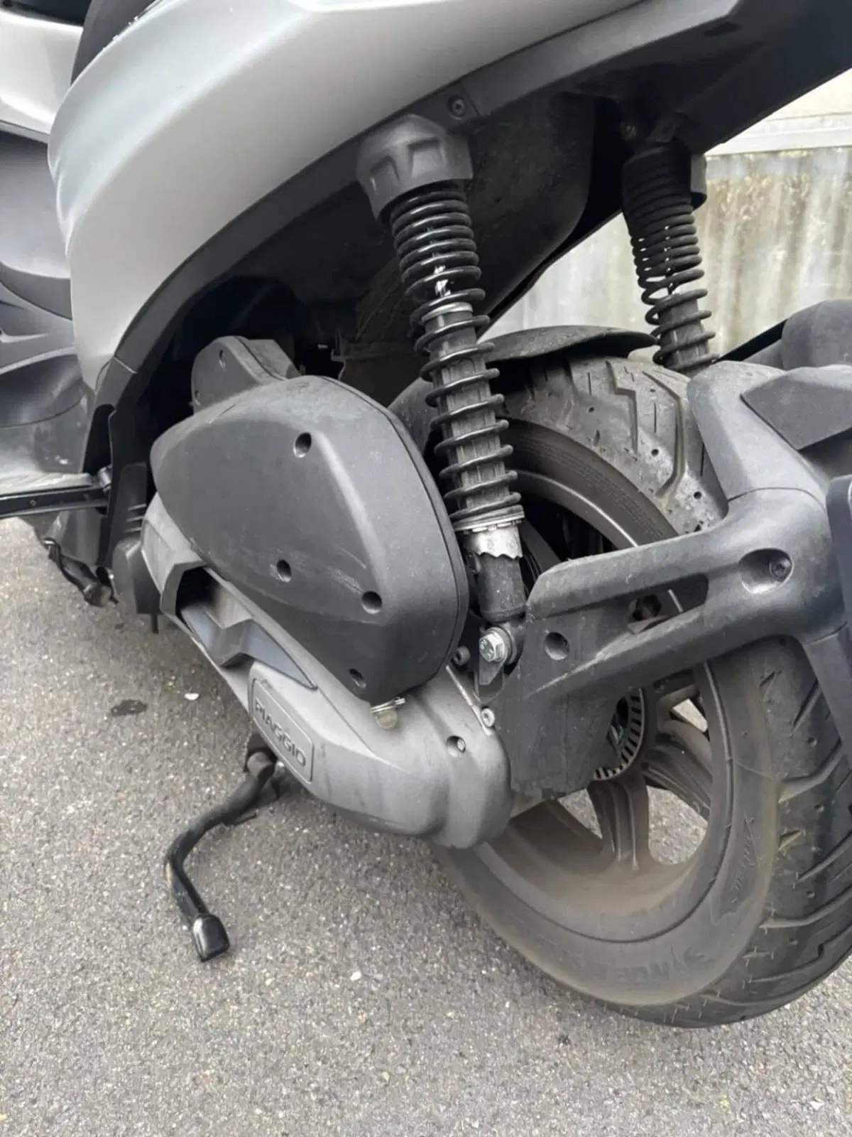 Piaggio Beverly 300 Hpe (2021) (6)