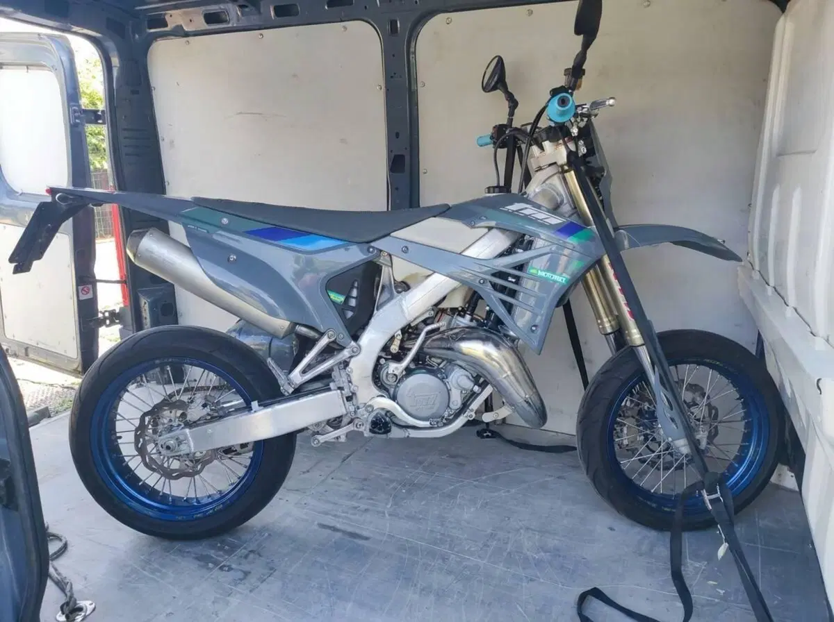 Tm Moto SMR 125 ES Fi 2T (2025) (4)