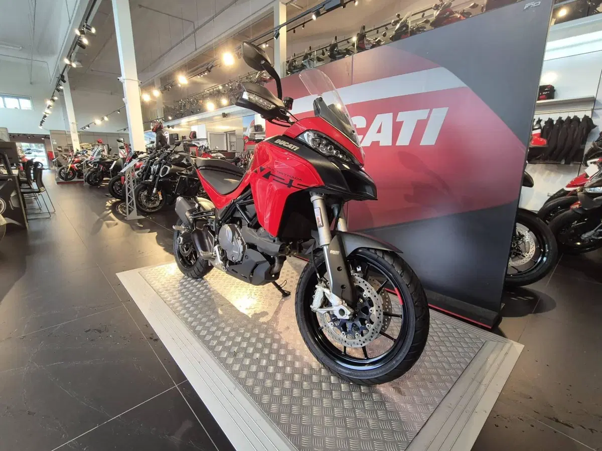 Ducati Multistrada V2 S (2022 - 24) (2)
