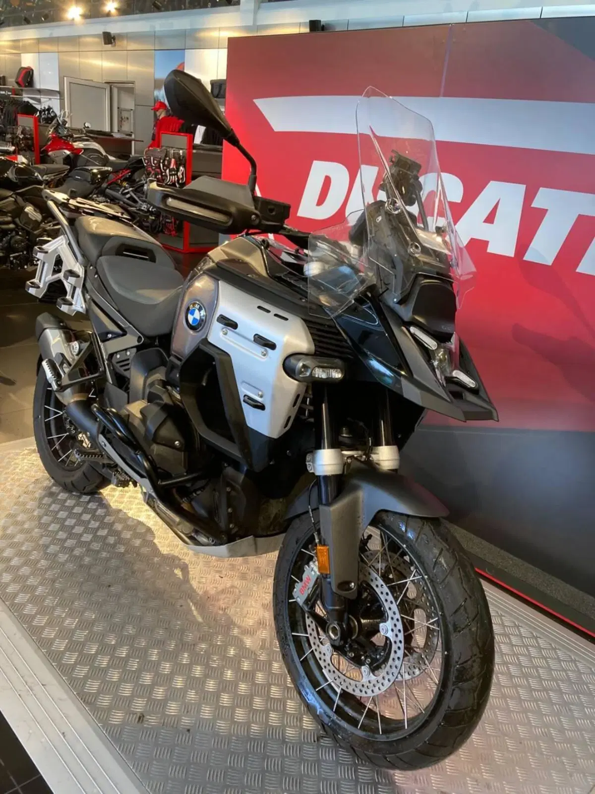 Bmw R 1300 GS Adventure ASA (2025 - 26) (2)
