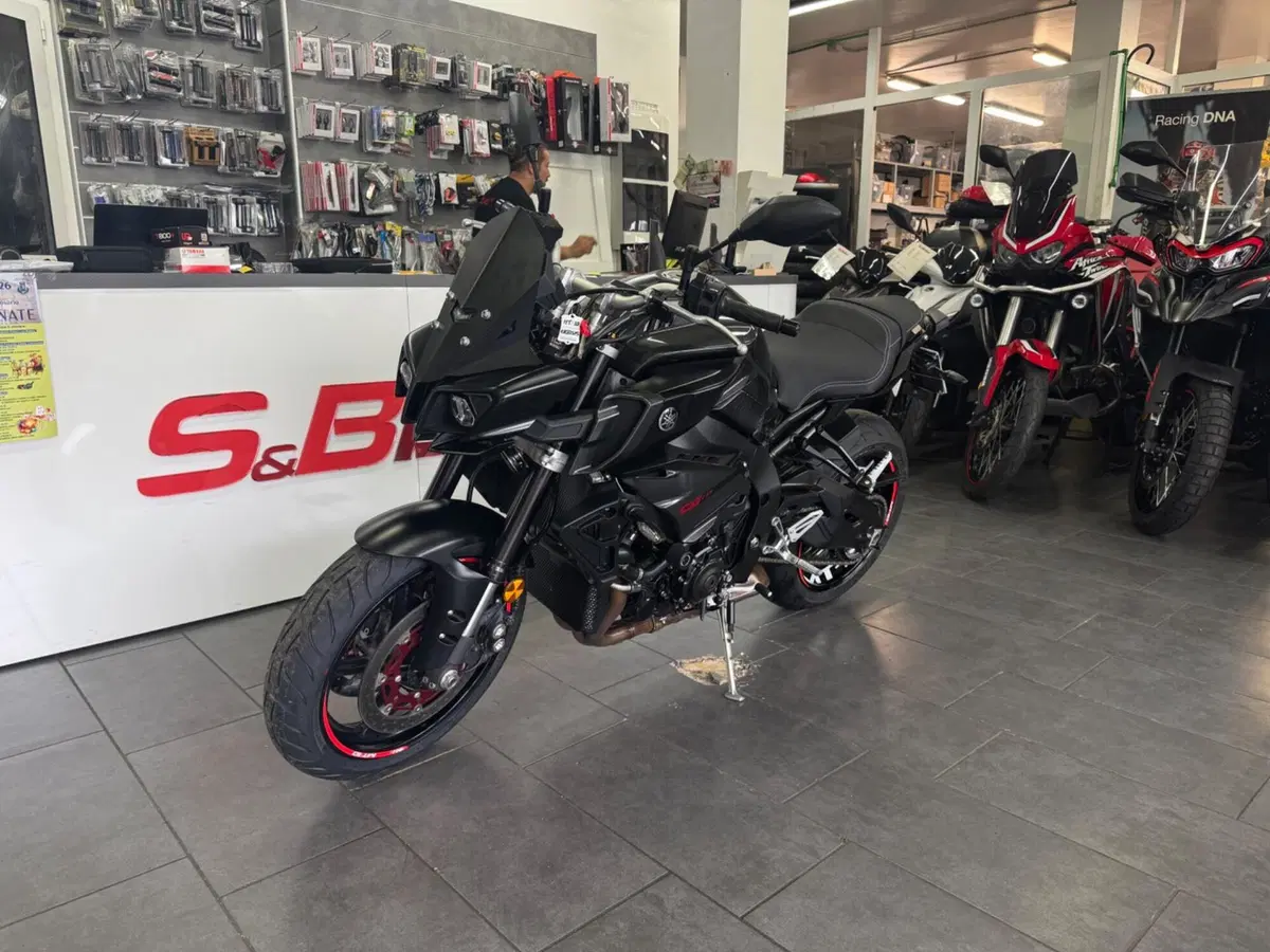 Yamaha MT-10 (2017 - 20) (2)