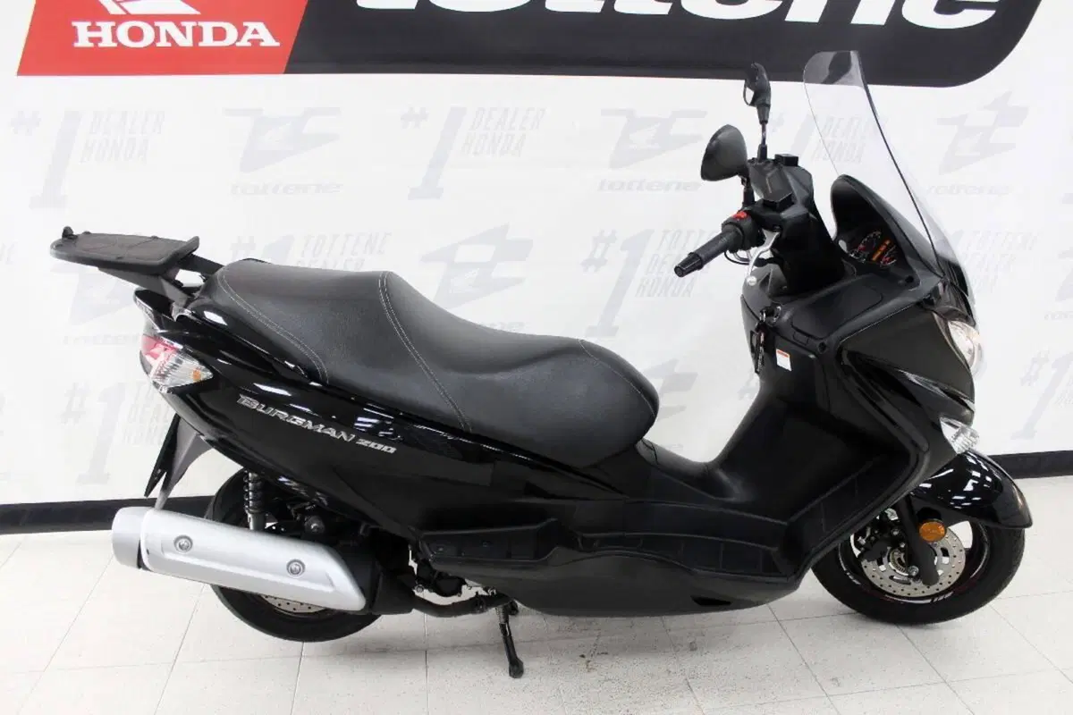 Suzuki Burgman UH 200 (2017 - 20) (2)