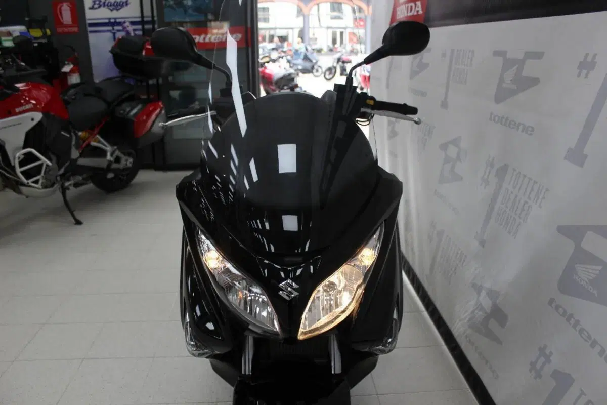Suzuki Burgman UH 200 (2017 - 20) (4)