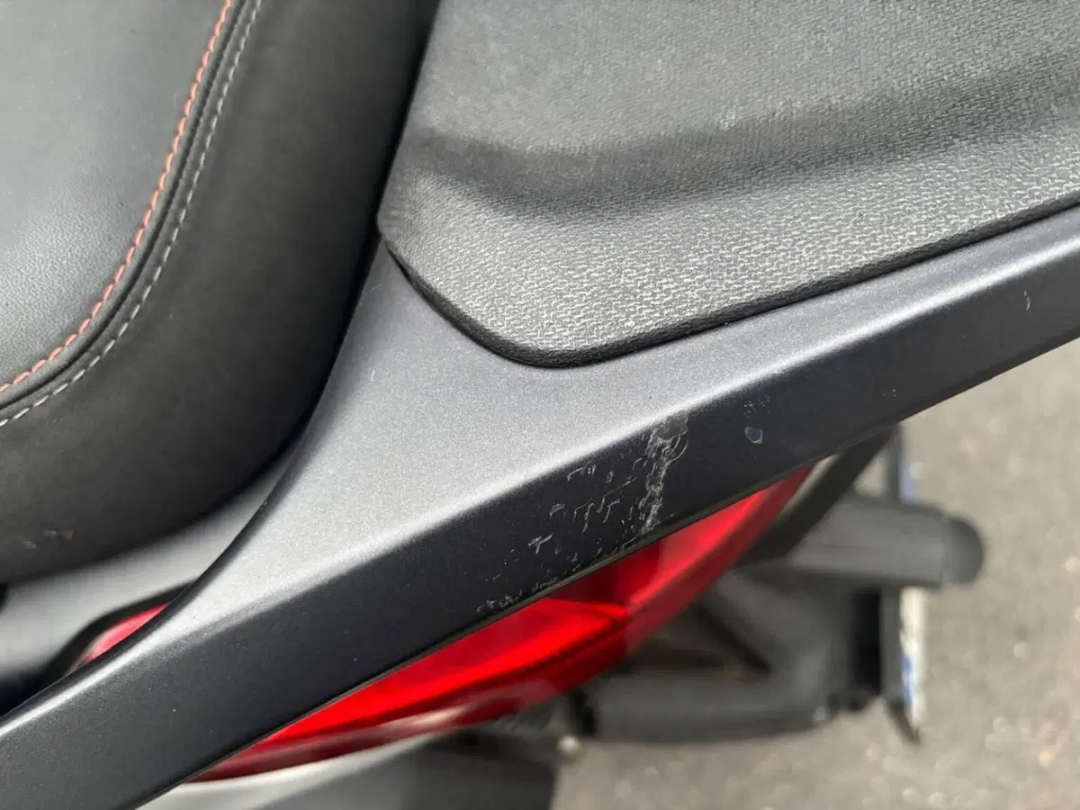 Piaggio Beverly 300 Hpe (2021) (13)