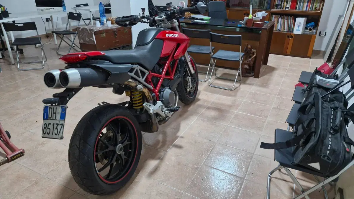 Ducati Hypermotard 1100 (2007 - 09) (2)