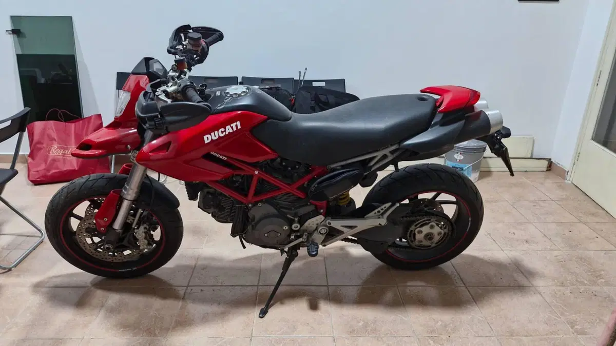 Ducati Hypermotard 1100 (2007 - 09) (3)