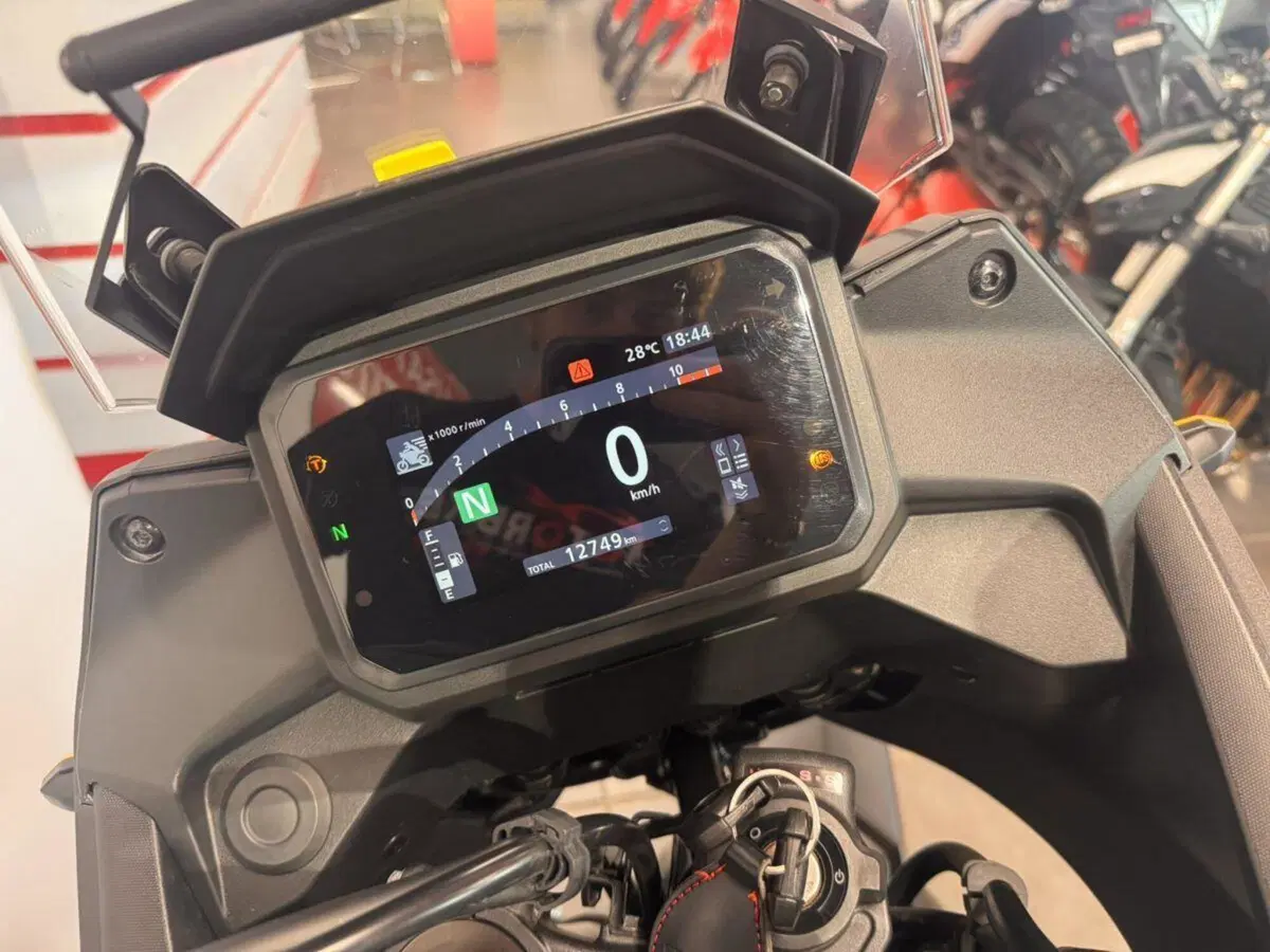 Honda Transalp XL750 (2025) (5)