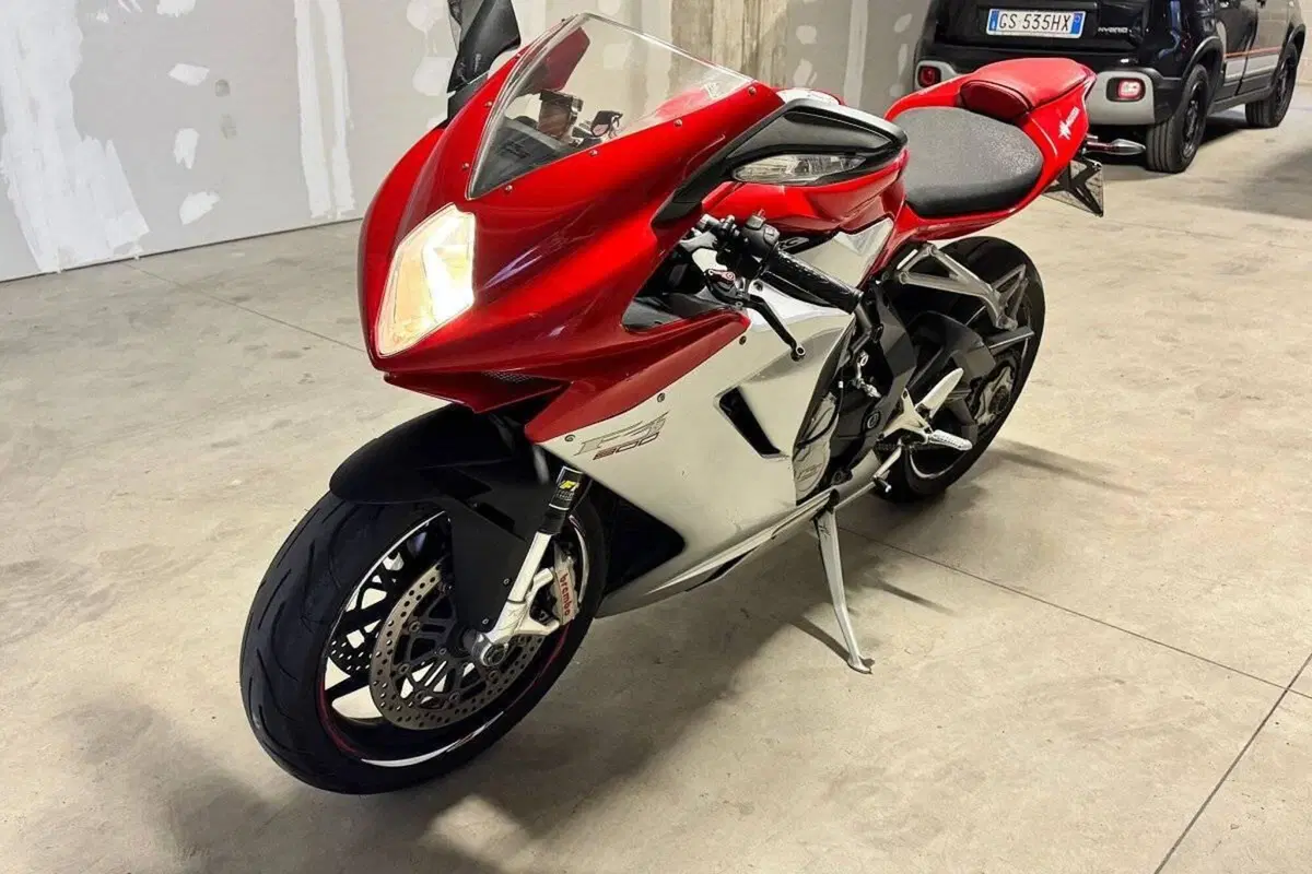 MV Agusta F3 800 EAS (2013 - 15) (10)