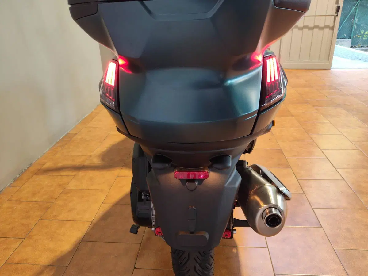 Peugeot Metropolis 400 SW (2025 - 26) (6)