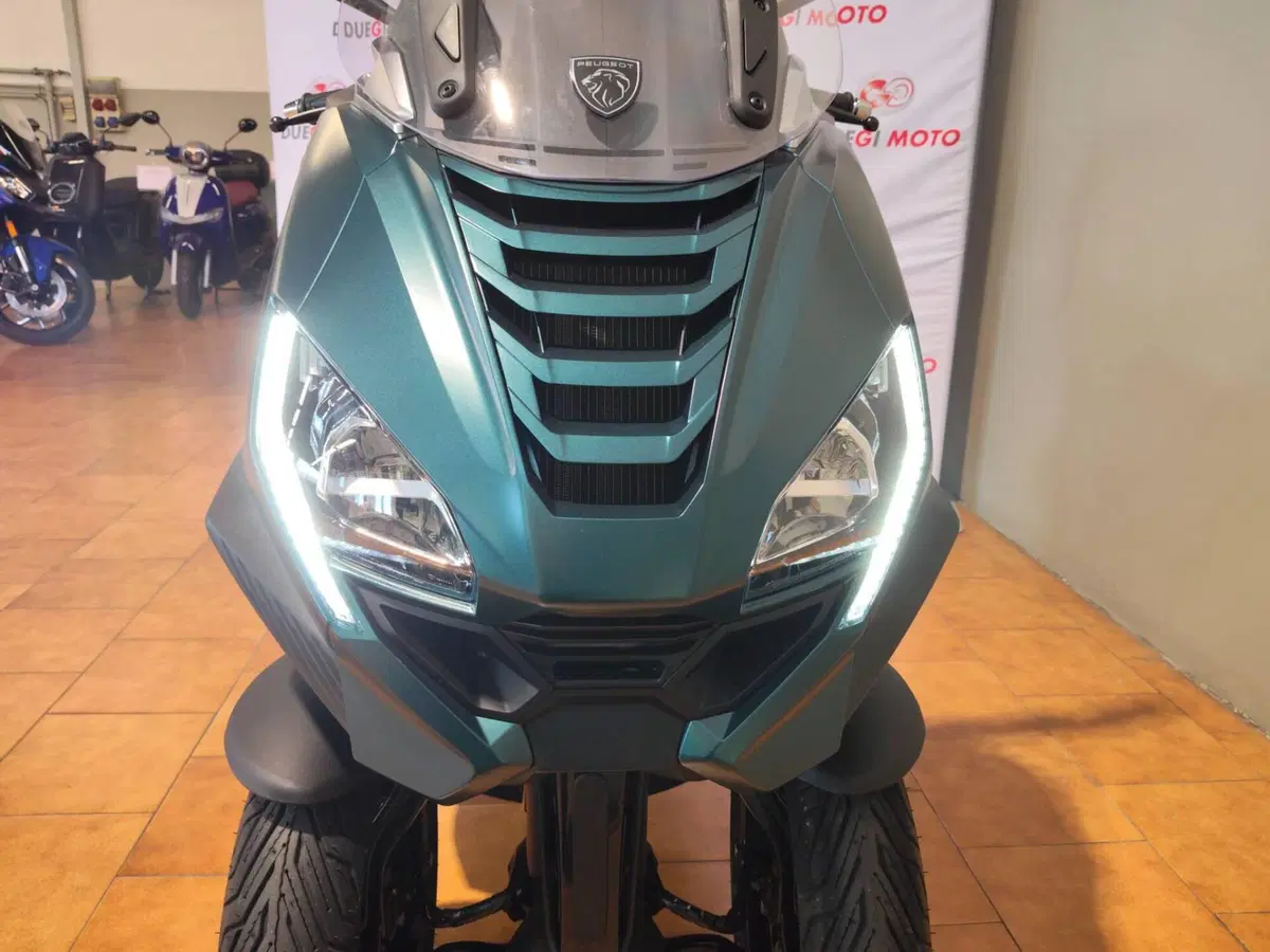 Peugeot Metropolis 400 SW (2025 - 26) (14)