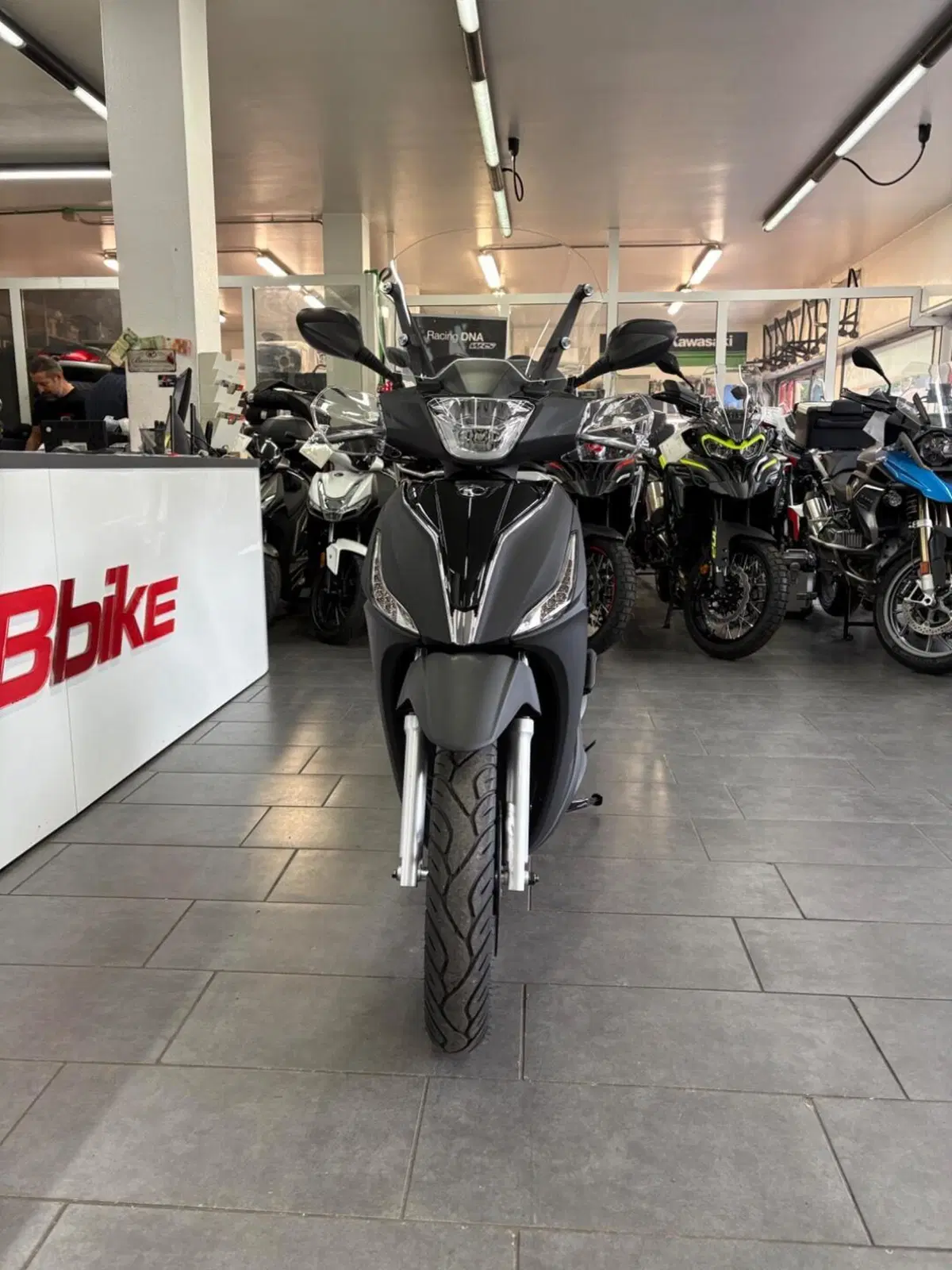 Kymco People 200i S (2021 - 26) (3)