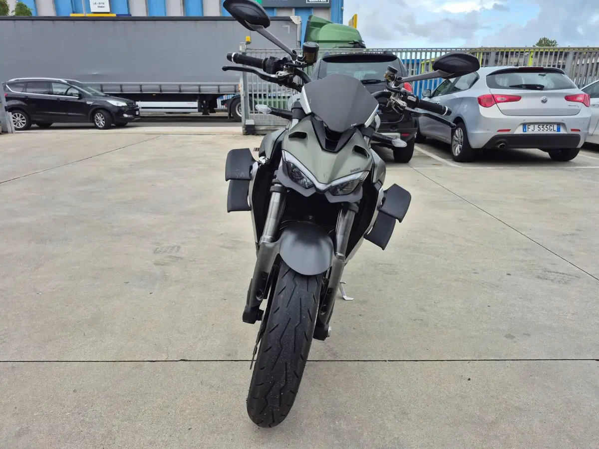 Ducati Streetfighter V2 955 Green (2022 - 23) (3)