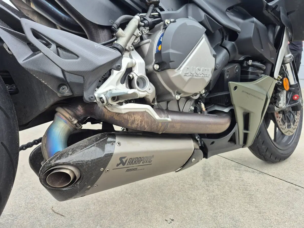 Ducati Streetfighter V2 955 Green (2022 - 23) (10)
