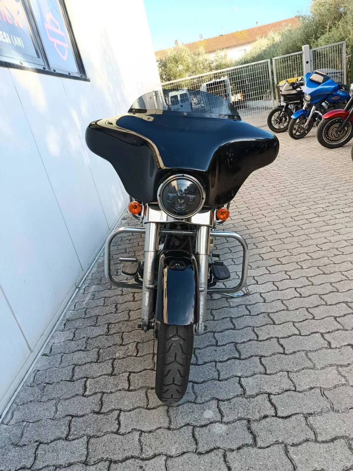 Harley-Davidson 1690 Street Glide (2011 - 13) - FLHX (4)