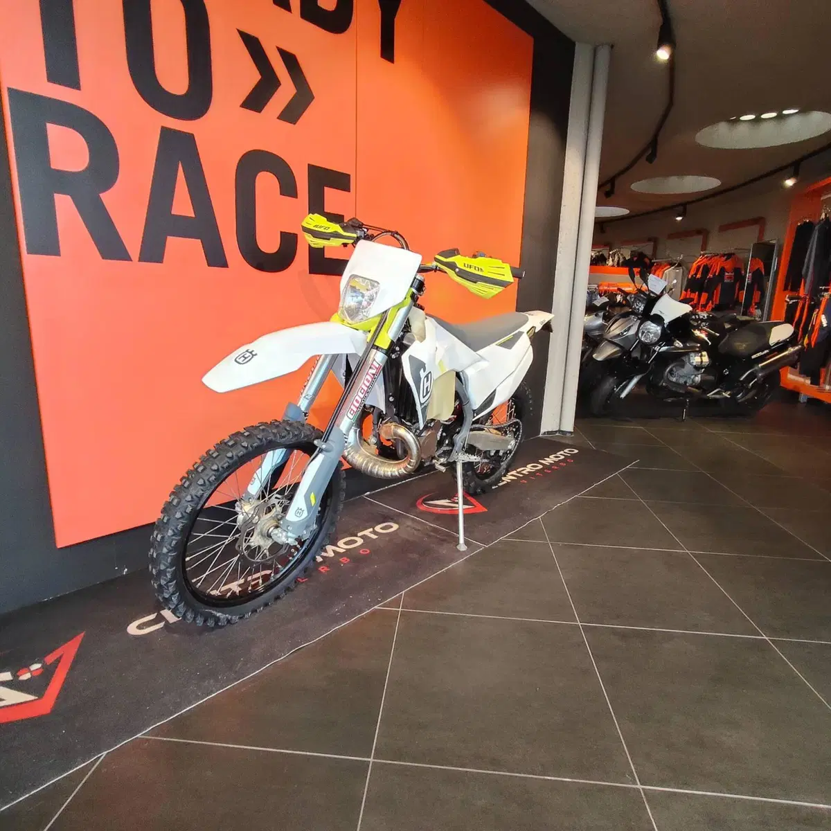 Husqvarna TE 300i (2021) (9)