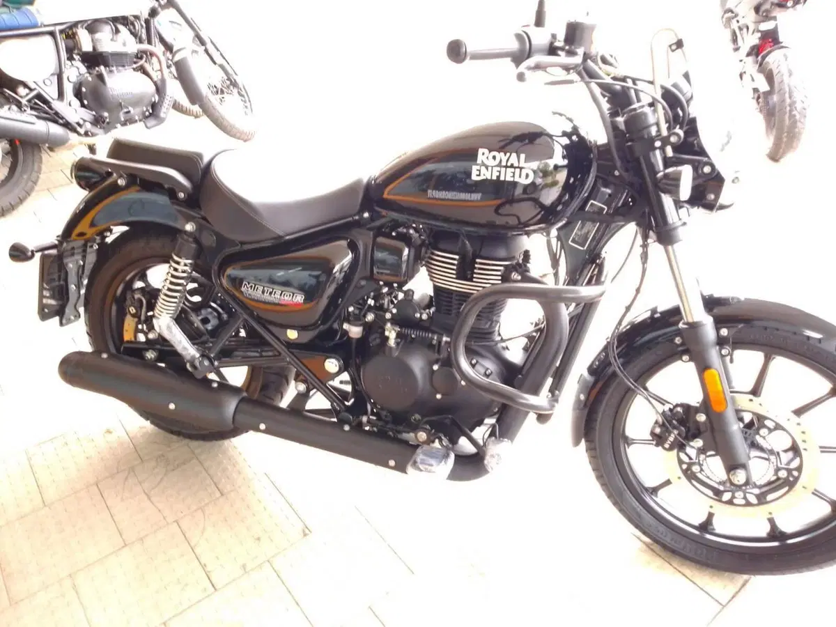 Royal Enfield Meteor 350 (2021 - 26) (3)