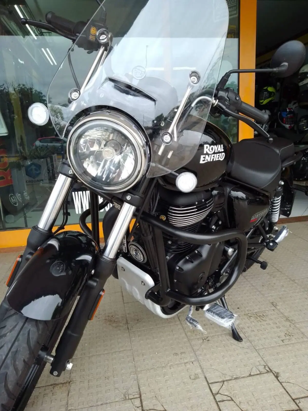 Royal Enfield Meteor 350 (2021 - 26) (4)
