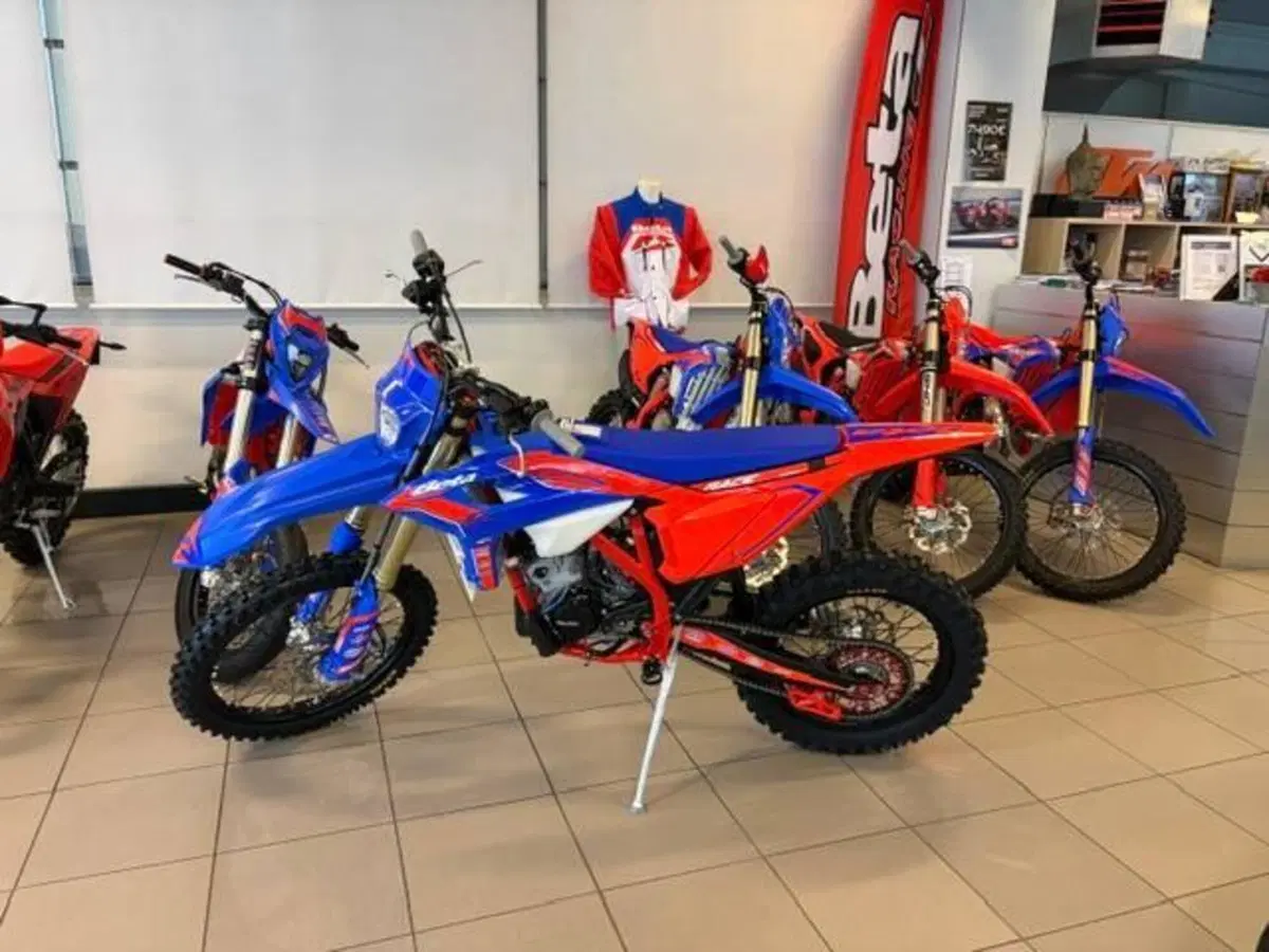 Betamotor RR 125 2T Enduro Race (2027) (2)