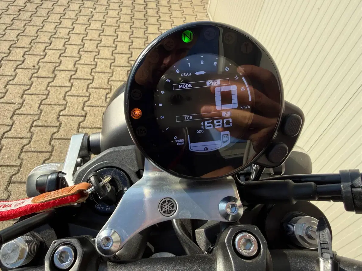 Yamaha XSR 900 ABS (2016 - 20) (9)