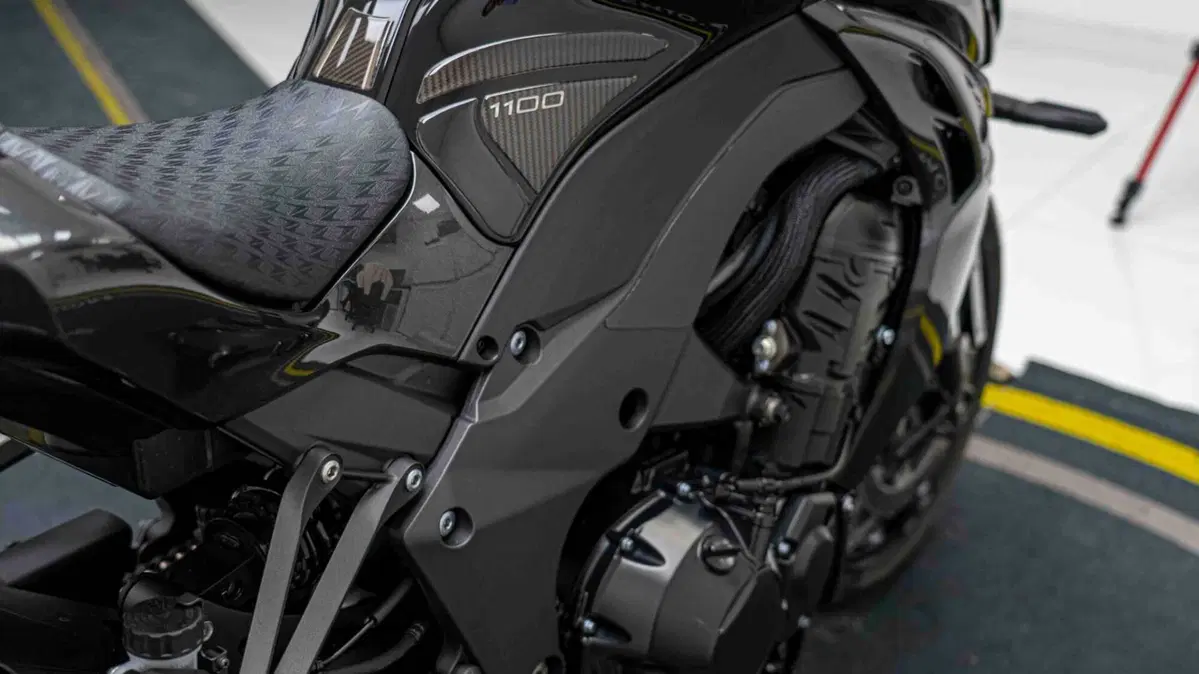 Kawasaki Z 1100 (2026 - 27) (17)