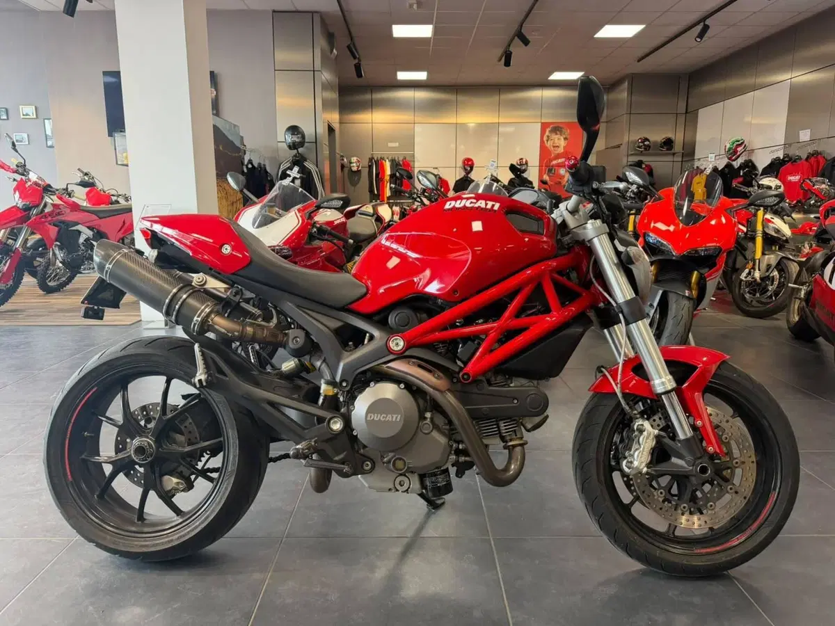Ducati Monster 796 (2010 - 13) (2)