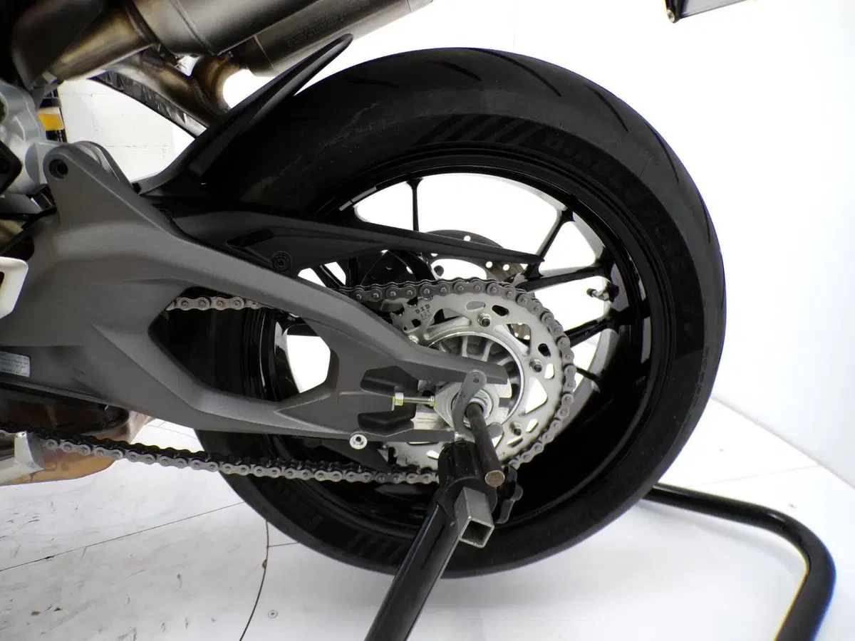 Ducati Panigale V2 S (2025 - 26) (11)
