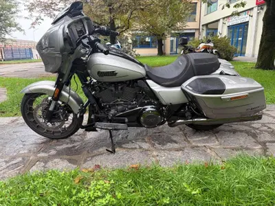 Harley-Davidson CVO Street Glide (2023) usata
