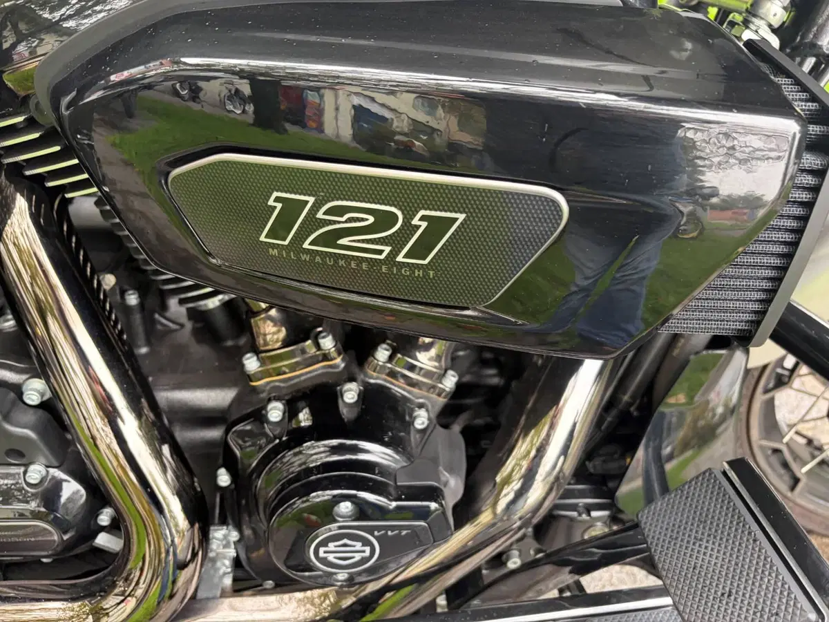 Harley-Davidson CVO Street Glide (2023) (6)