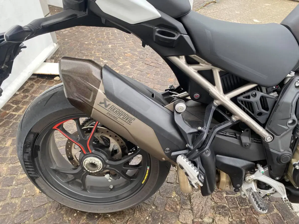 Ducati Multistrada V4 RS (2024 - 25) (6)