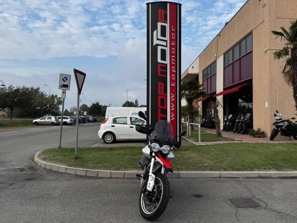 Moto Guzzi V85 TT (2024 - 26) (2)
