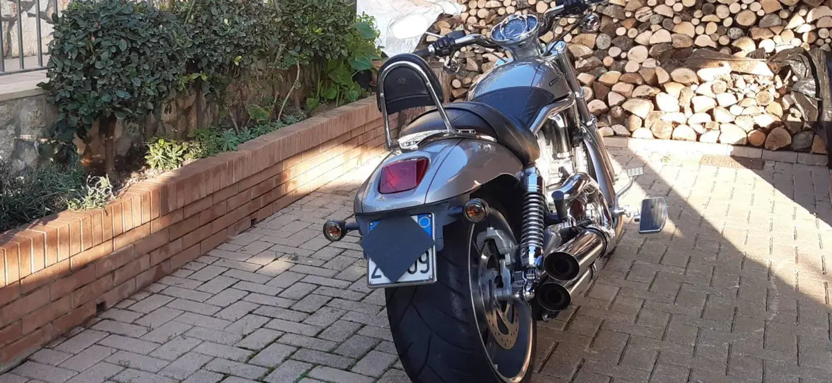 Harley-Davidson 1250 V-Rod (2008 - 12) - VRSCAW (8)