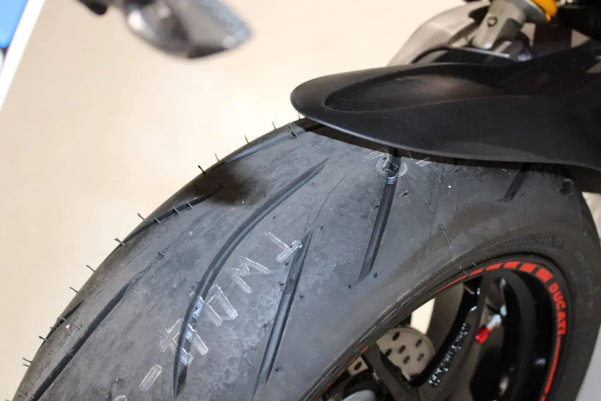 Ducati Hypermotard 950 (2019 - 20) (8)