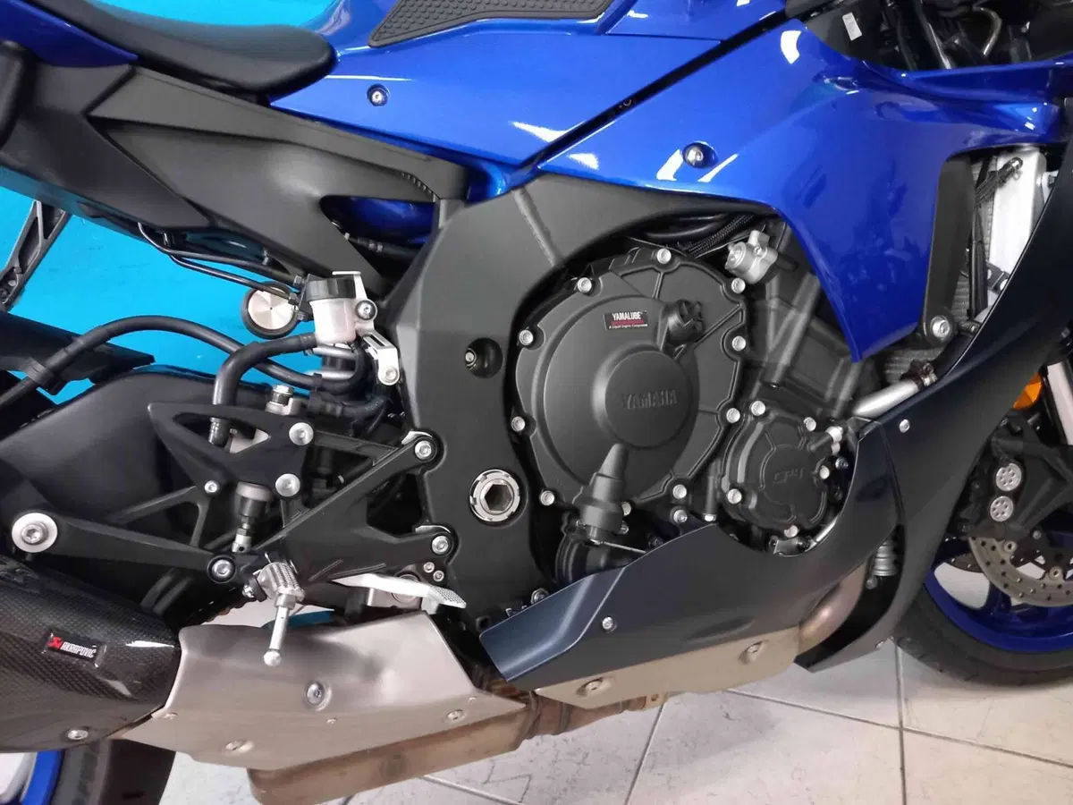 Yamaha YZF R1 (2020 - 25) (13)
