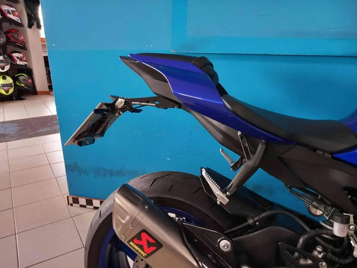 Yamaha YZF R1 (2020 - 25) (14)