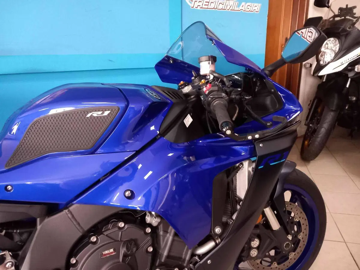 Yamaha YZF R1 (2020 - 25) (18)