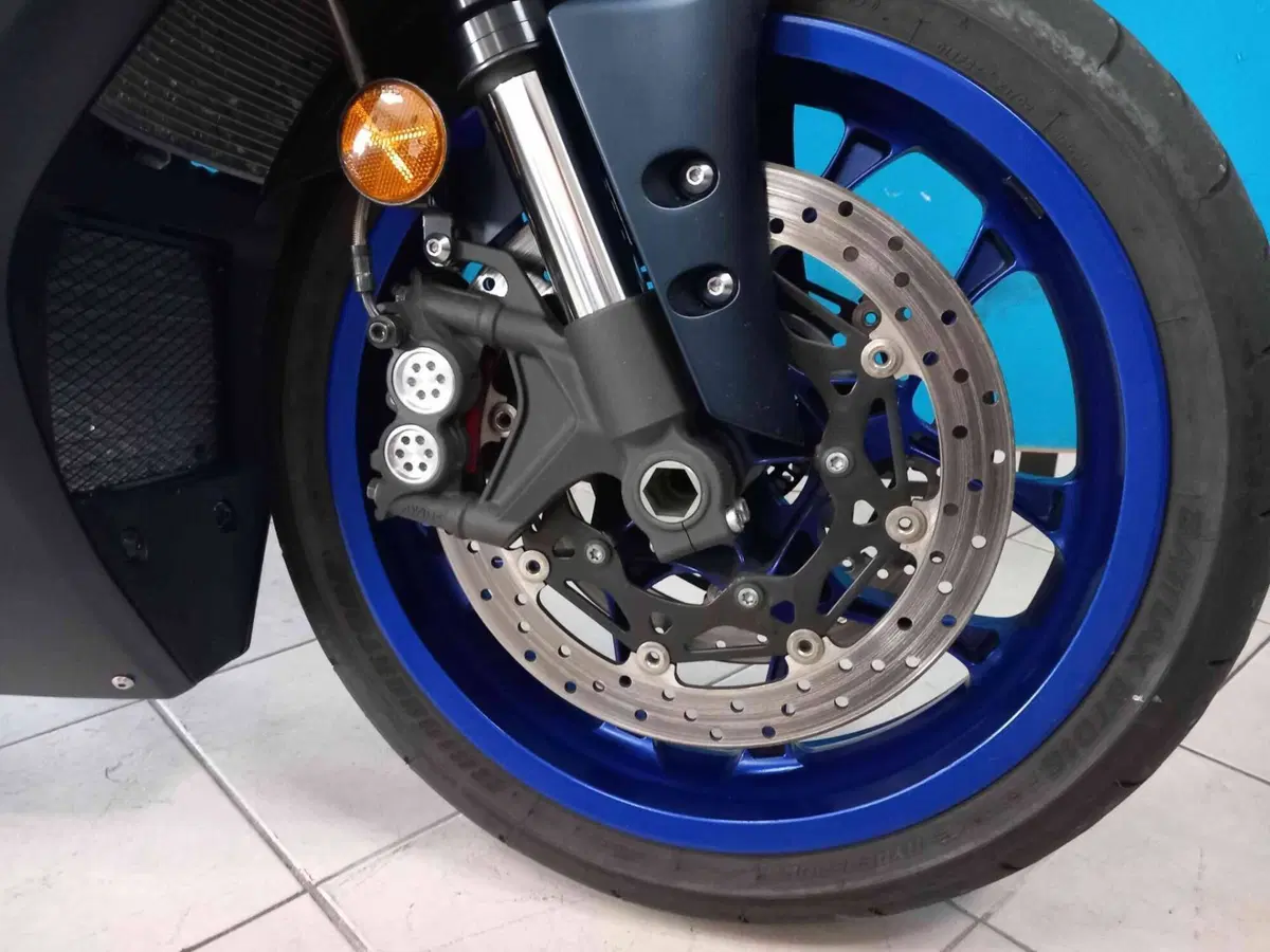 Yamaha YZF R1 (2020 - 25) (19)