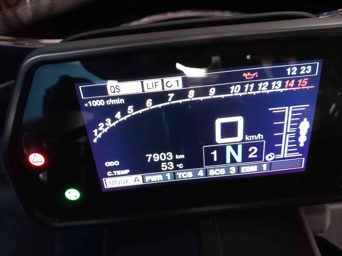 Yamaha YZF R1 (2020 - 25) (20)