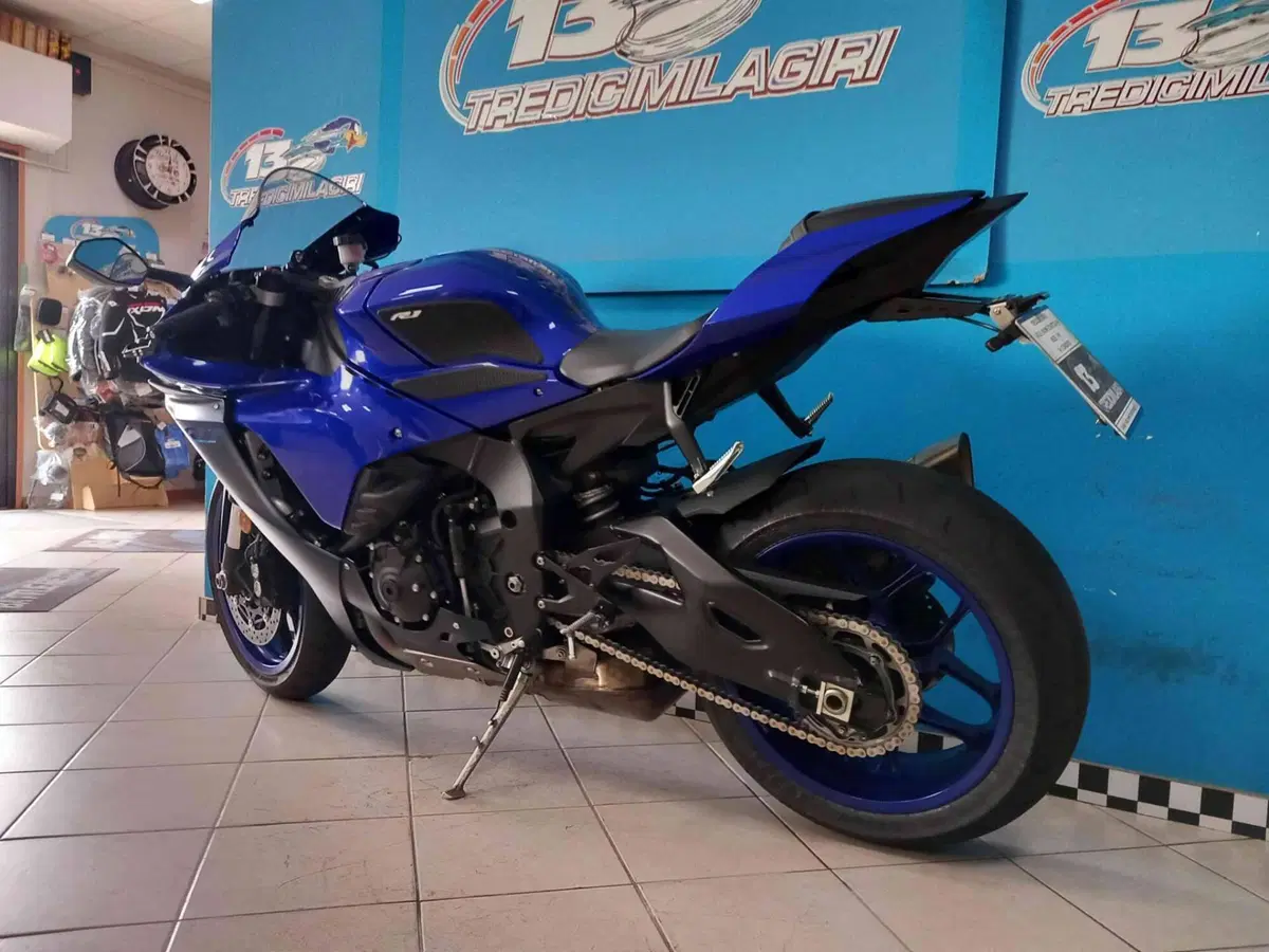 Yamaha YZF R1 (2020 - 25) (6)