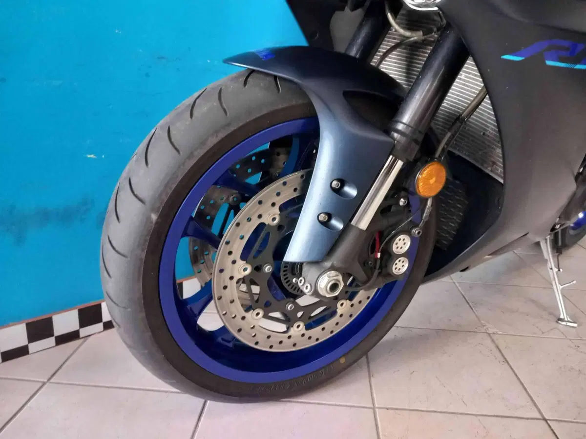 Yamaha YZF R1 (2020 - 25) (7)