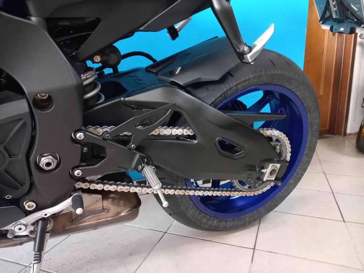 Yamaha YZF R1 (2020 - 25) (11)
