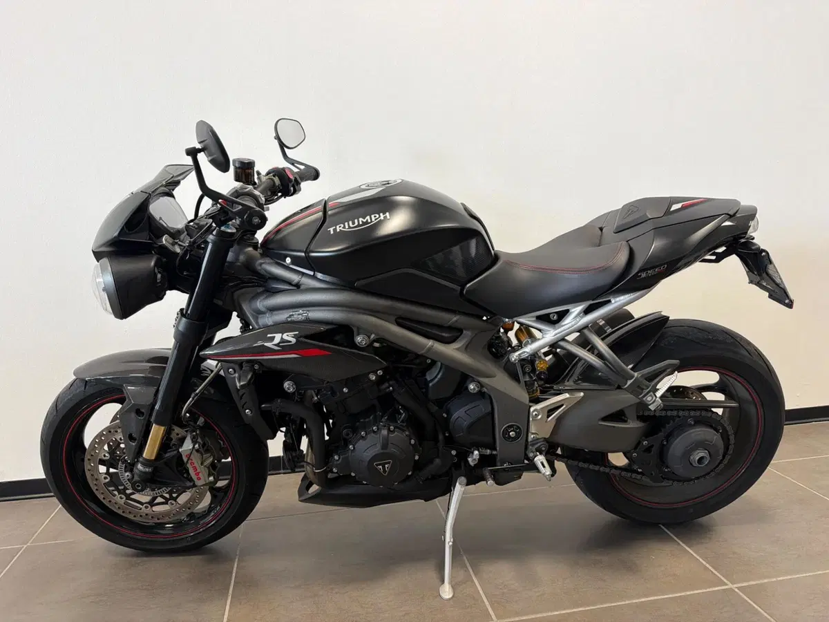 Triumph Speed Triple 1050 RS (2018 - 20) (2)